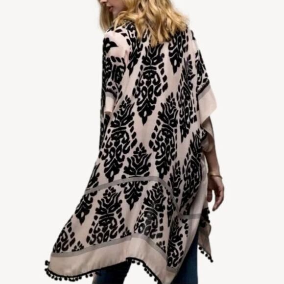 Damask Print Kimono ~ Mini Pom-Pom Trim ~ Bohemian Elegance  ~ One Size ~ NEW - Picture 11 of 11
